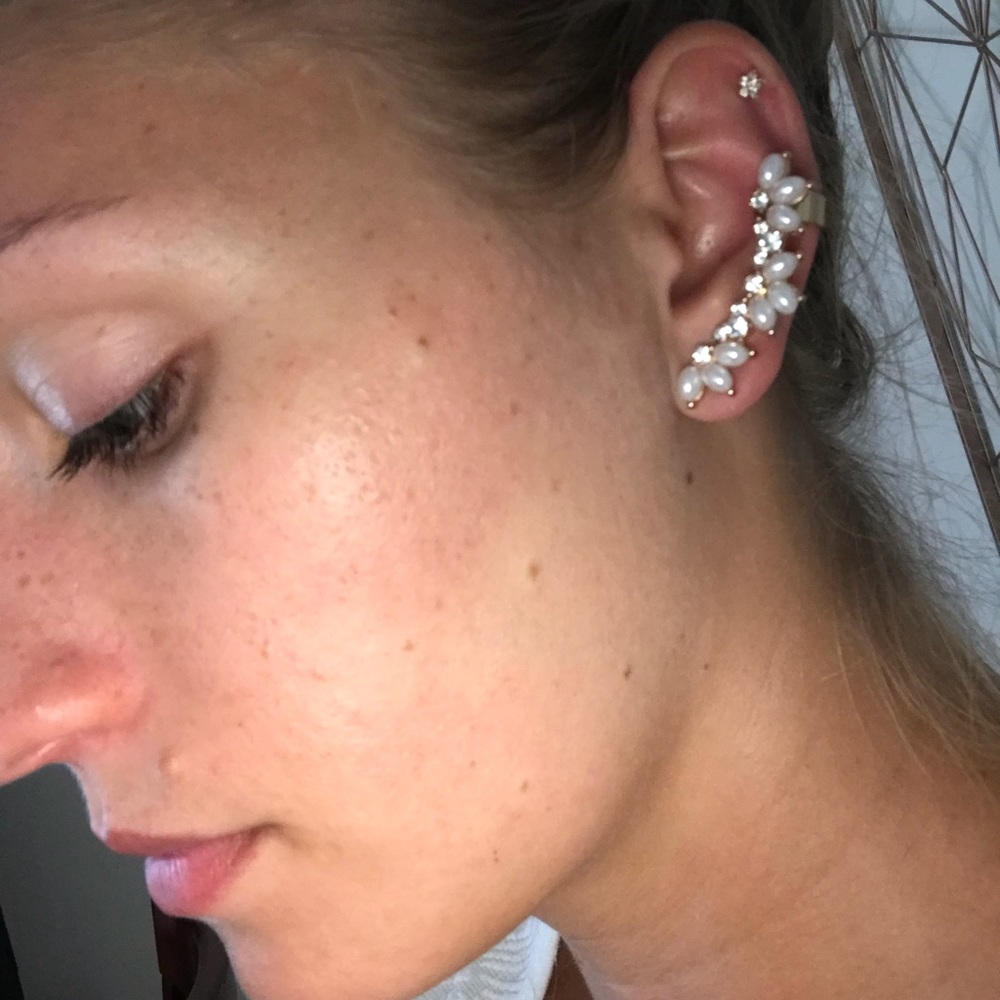 Gold & Pearl ear cuff